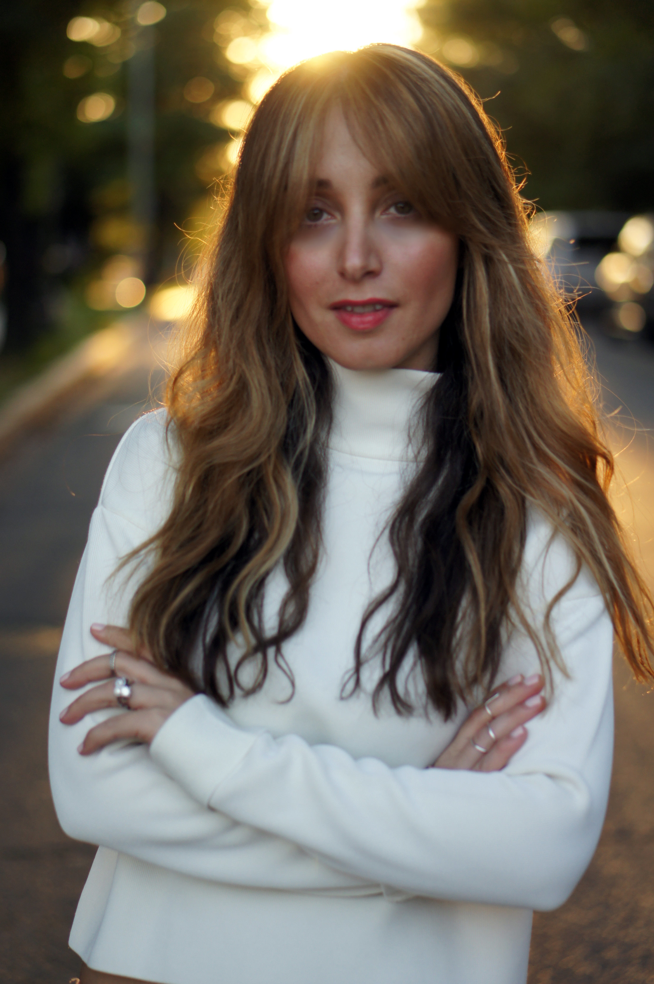 floral prints, white, turtleneck, floral pants, pantalon estampado flores, blanco, booties, stella mccartney, zara, uterque, clutch, black clutch, fall, fall style, style, estilo, fashion blog, street style